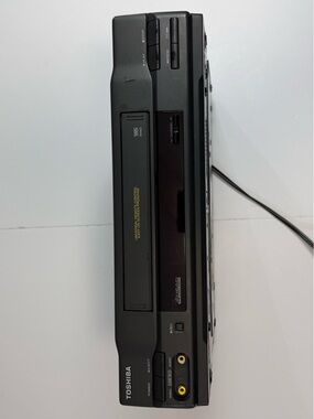 Toshiba Black VIDEO CASSETTE RECORDER Player with Front AV Inputs PARTS ONLY